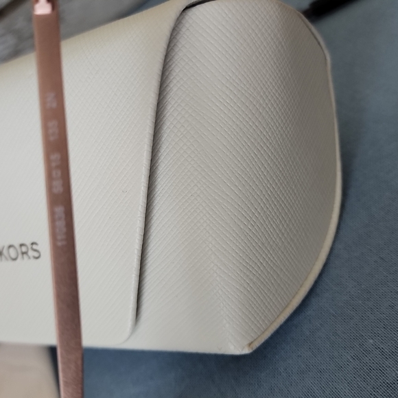 Michael kors sunglasses - Picture 4 of 5